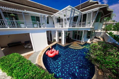 Property building, Swimming pool