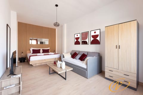 Bed, TV and multimedia, Photo of the whole room, Evening entertainment, Bedroom, wardrobe