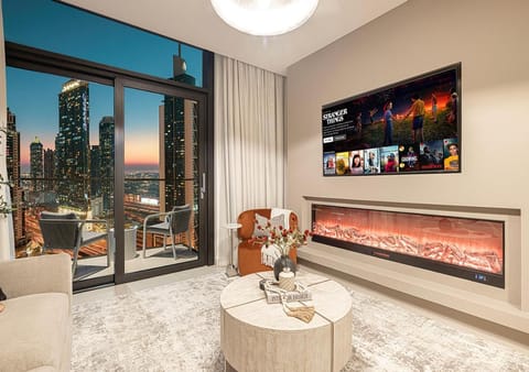 Communal lounge/ TV room, TV and multimedia, View (from property/room), Balcony/Terrace, Living room, Photo of the whole room, Decorative detail, Seating area, Evening entertainment, fireplace, fireplace