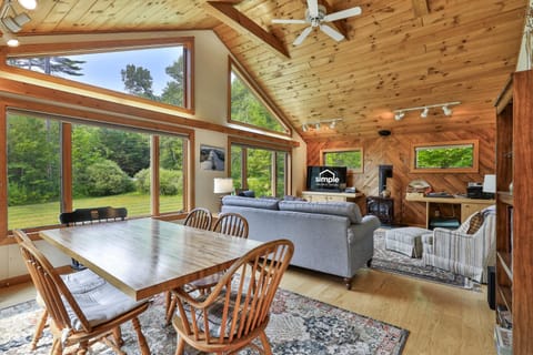Private Killington Home with Indoor Hot Tub and 2 Living Rooms House in Mendon