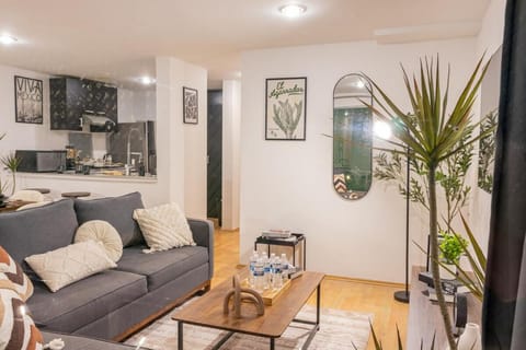 Luxury & Cozy 2BR Duplex in Condesa Heart with Balcony Apartment in Mexico City