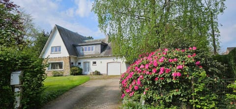 Property building, Garden, Garden view