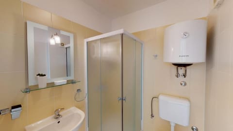 Apartments Andrea - Beachfront & Sea-view Terrace Apartment in Split-Dalmatia County