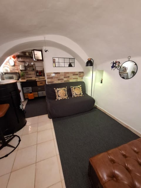 Living room, Photo of the whole room