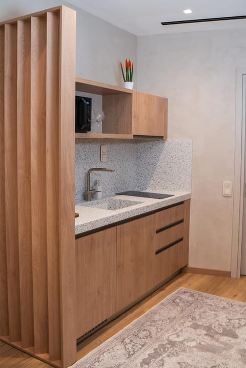 Coffee/tea facilities, Kitchen or kitchenette, microwave