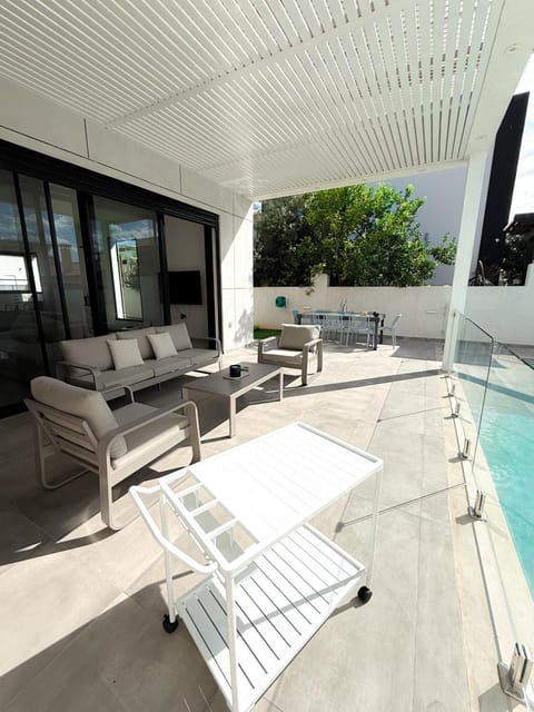 Garden, Swimming pool