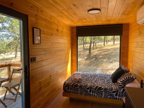 Photo of the whole room, Bedroom, Landmark view, Mountain view
