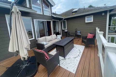 Saratoga (Upstairs) House in Hansville