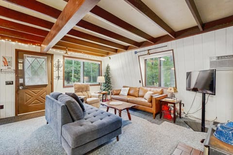 Crystal Chalet House in Michigan