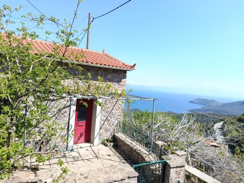 Property building, Spring, Day, Natural landscape, Balcony/Terrace, Mountain view, Sea view, Inner courtyard view