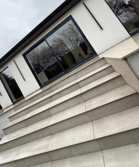 Peaceful home Villa in Oldham