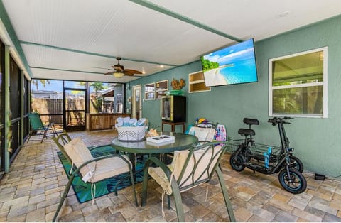 Karen's Sea-Foam Oasis House in North Naples