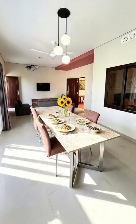 Food and drinks, Dining area