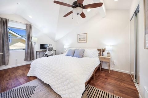 Green Lake 3BR Retreat Rare Large Garage House in Green Lake