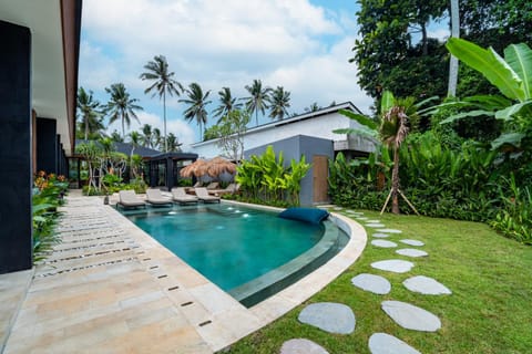 Garden, Garden view, Pool view, Swimming pool, sunbed