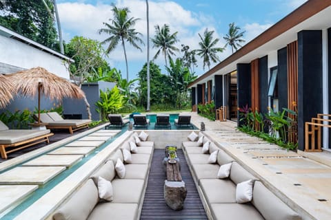 View (from property/room), Seating area, Pool view, sunbed