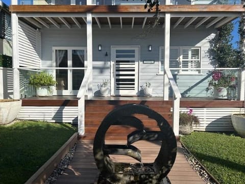Property building, Balcony/Terrace, Garden view