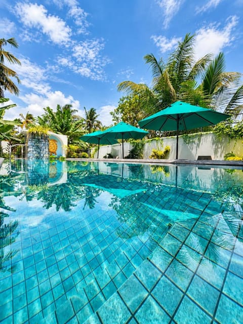 Day, Pool view, Swimming pool, sunbed