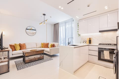 TV and multimedia, Kitchen or kitchenette, Living room, Seating area, oven, stove