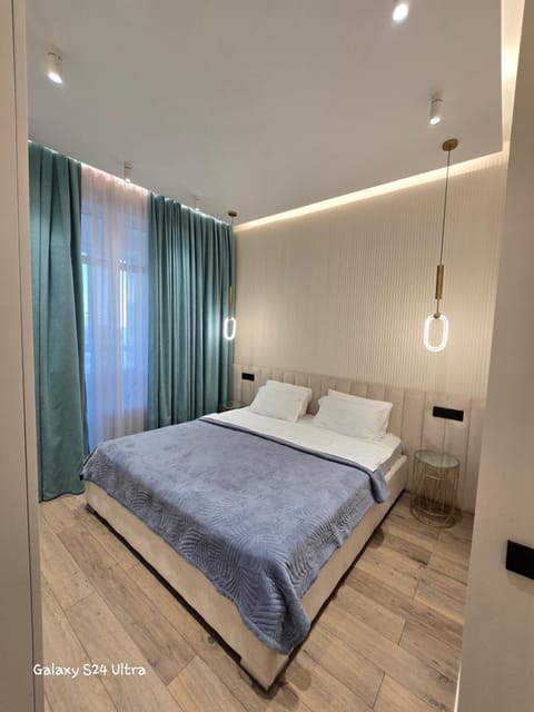 Bedroom, wardrobe