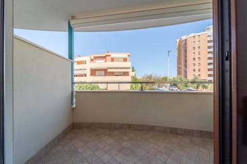 Property building, Day, View (from property/room), Balcony/Terrace