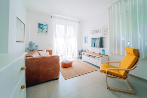 Communal lounge/ TV room, TV and multimedia, Living room, Seating area