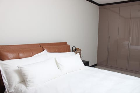 Bed, Bedroom, wardrobe
