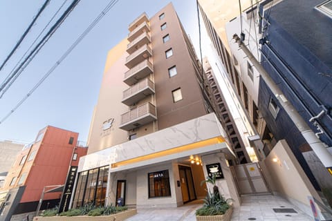 Property building, Facade/entrance, Day