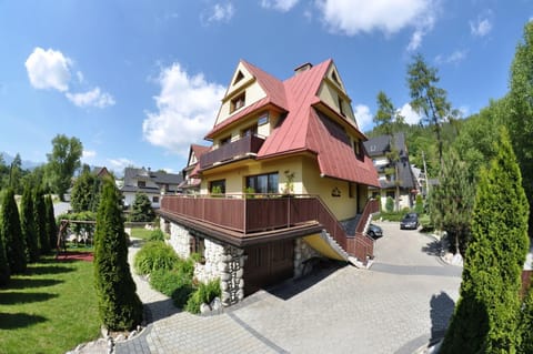 Property building, Garden view, Mountain view