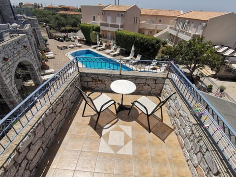 Patio, Day, View (from property/room), Balcony/Terrace, Pool view, Swimming pool, sunbed