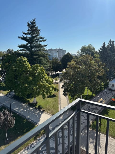 Natural landscape, View (from property/room), Balcony/Terrace