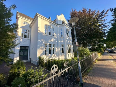 Property building, Day, Neighbourhood, Street view