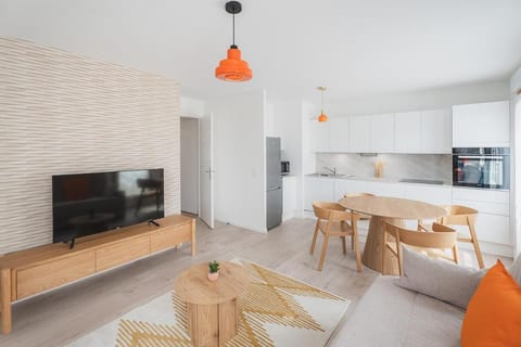 Tranquility Terminal - Paris Orly Airport Apartment in Île-de-France