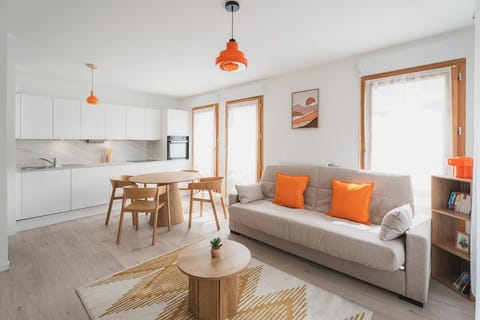 Tranquility Terminal - Paris Orly Airport Apartment in Île-de-France