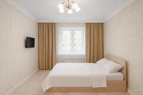 Bed, TV and multimedia, Bedroom