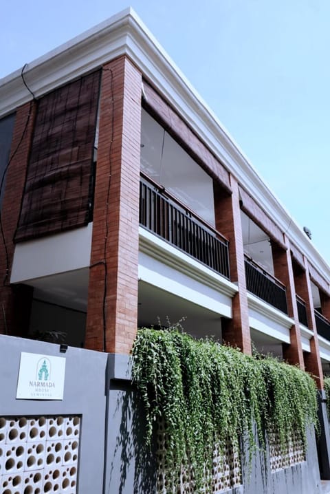 Narmada House Seminyak Bed and Breakfast in Kuta