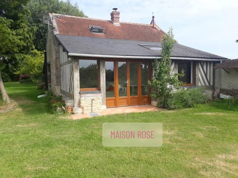 MAISONS Capucine et Rose House in Normandy
