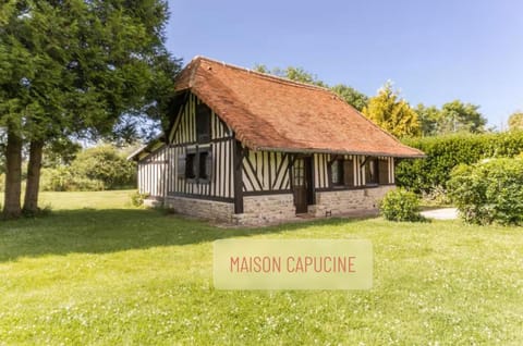 MAISONS Capucine et Rose House in Normandy