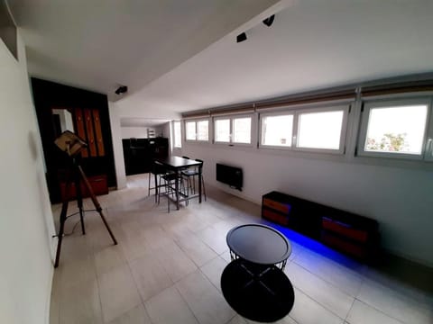 Communal lounge/ TV room, TV and multimedia, Living room, Seating area