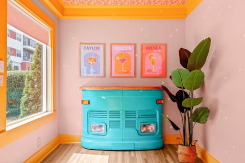 Decorative detail, Entertainment