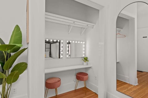 Seating area, Bedroom