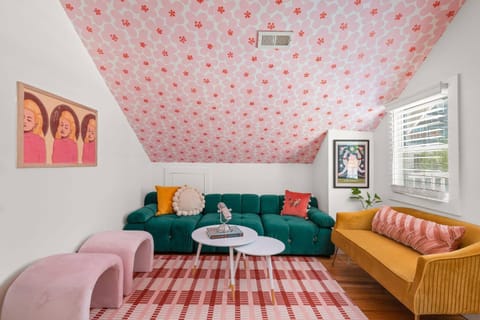 Living room, Seating area