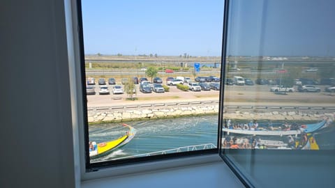 Day, Natural landscape, Activities, City view, Lake view, River view, Sea view, Parking