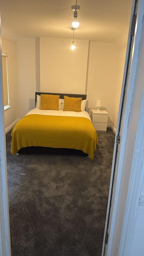 Lovely Room 3 Bed and Breakfast in Bristol