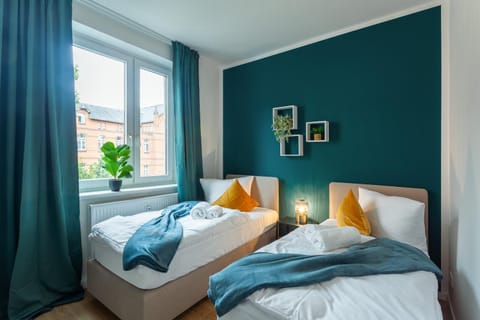 Bed, TV and multimedia, Bedroom, towels, wardrobe