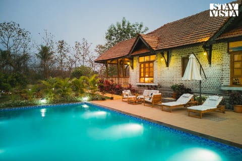 Property building, Swimming pool