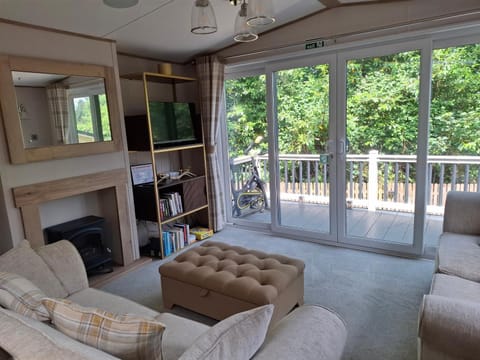 TV and multimedia, Balcony/Terrace, Living room, Seating area