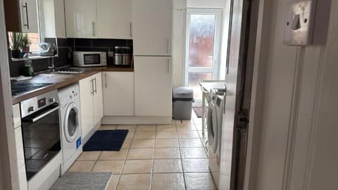 Nice Room 6 Bed and Breakfast in Bristol