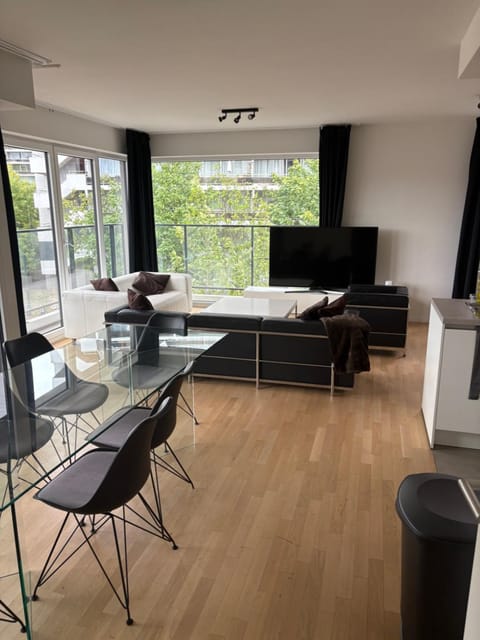 Modern City Apartment Close to Everything Apartment in Brussels