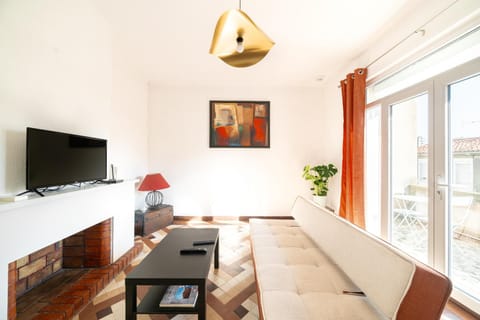 Communal lounge/ TV room, Living room, Seating area